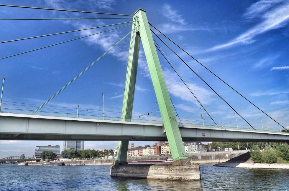 bridge-stanchion-supporting